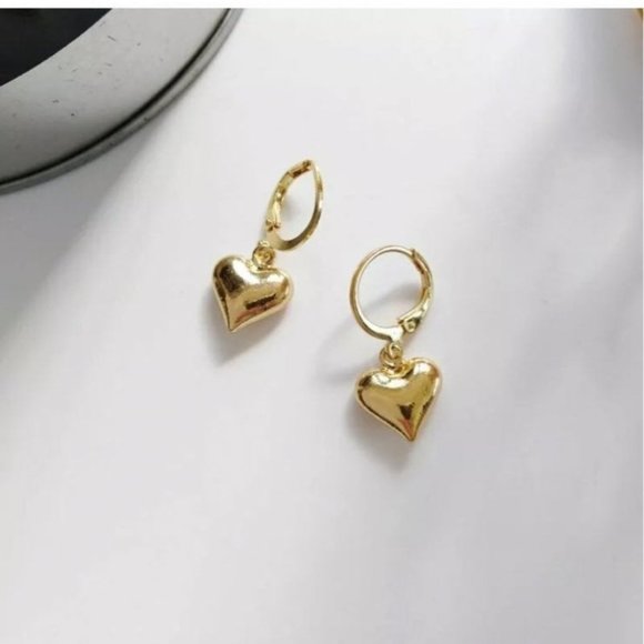 Gold plated heart dangle earrings - Picture 3 of 6